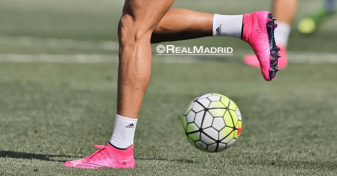Cristiano Ronaldo Switches to Modified Pink Nike Mercurial